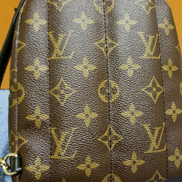 Backpack - Picture 5 of 7